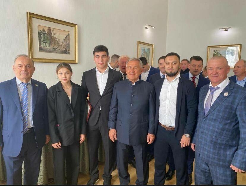 Бөгелмә спортчысы Татарстан Рәисенең Рәхмәт хатын алды