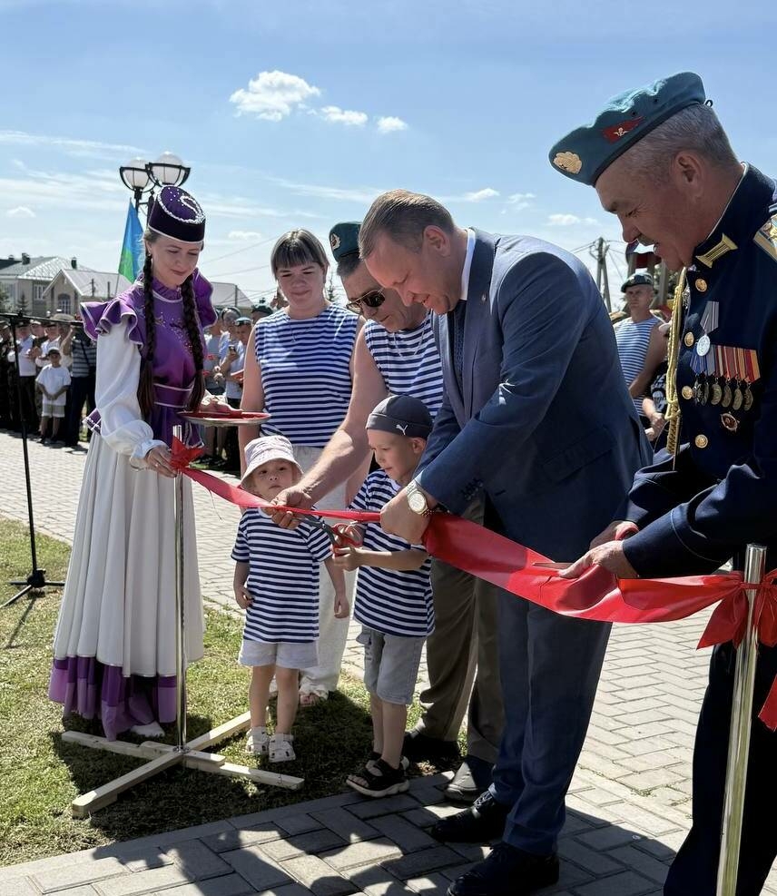 Арчада Һава десанты гаскәрләре хөрмәтенә һәйкәл ачылды
