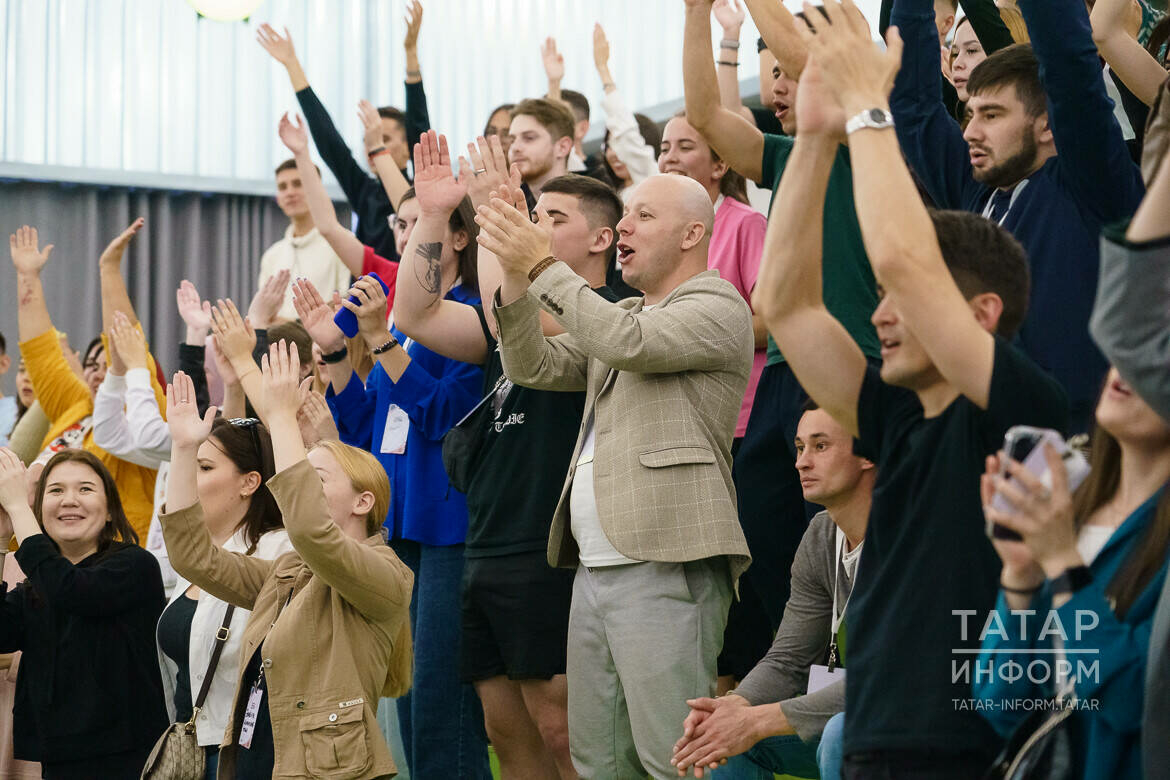 Татар яшьләре көннәре форумы 35 еллыгын билгеләп үтә: 27 төбәктән 150 делегат җыелды