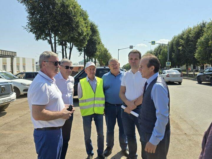 Татарстан транспорт һәм юл хуҗалыгы министры Актаныштагы төзелешләрне карады