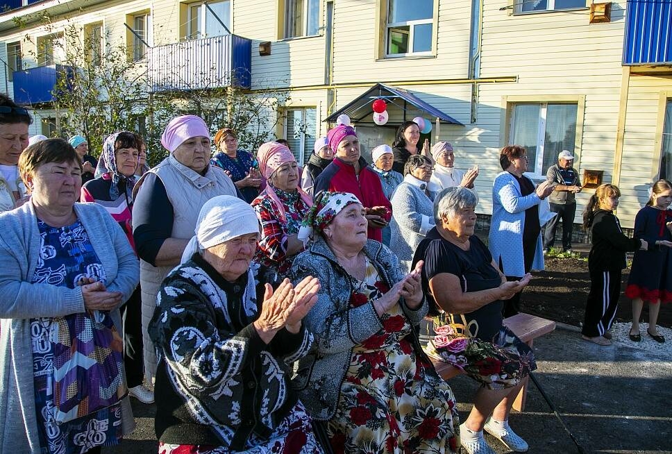 Түбән Камада «Безнең ишегалды» программасы буенча яңартылган ишегалды ачылды