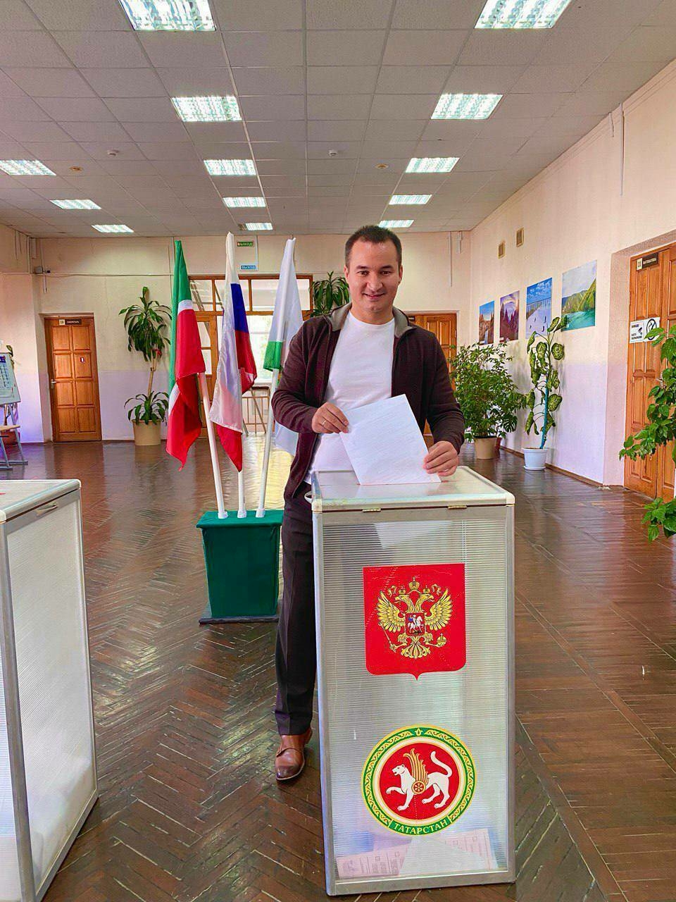 Ринат Садыйков Татарстан Рәисен сайлауда катнашты