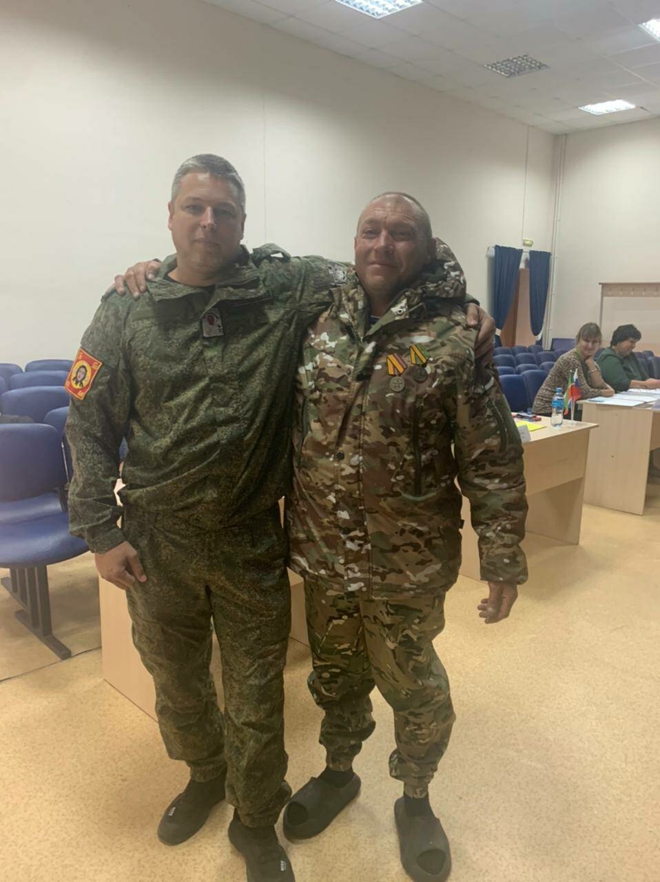 Махсус хәрби операциядә катнашучы ике дус Зәй районында сайлау участогында очрашты