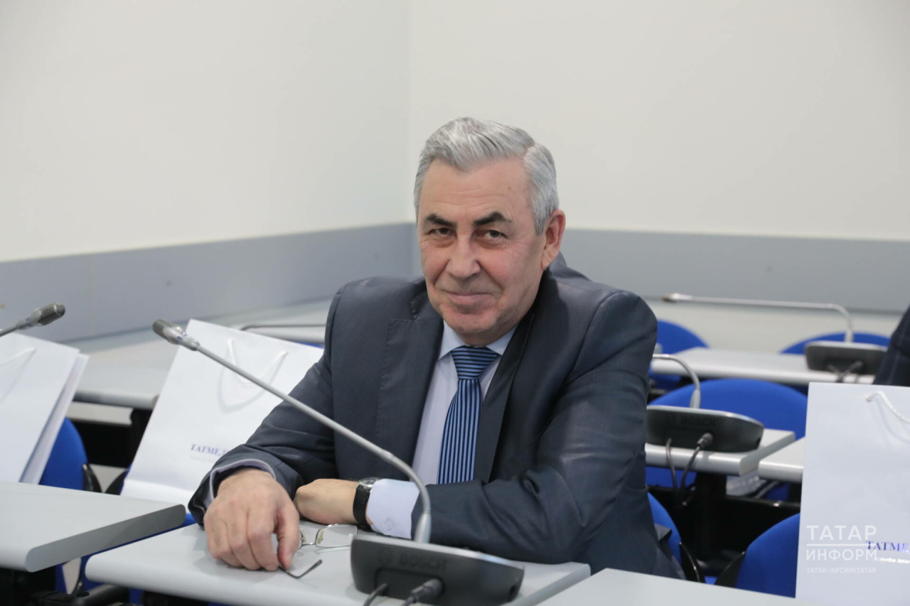 Вахит Имамовка «Татарстанның халык язучысы» медале тапшырылды