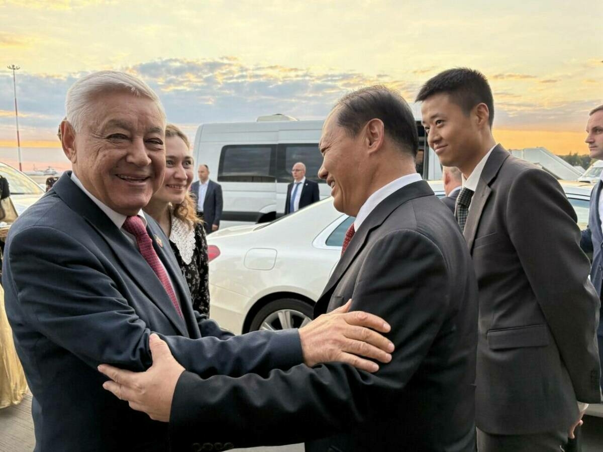 Казанга Кытай Халык вәкилләре җыены даими комитеты рәисе урынбасары Пэн Цинхуа килде