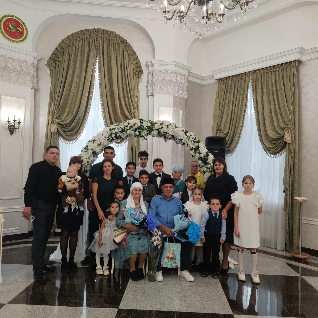 Лениногорскида яшәүче гаилә туйларының 45 еллыгын билгеләп үтте