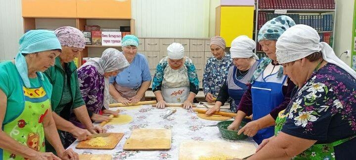 Балтач районы Борнак авылында махсус хәрби операциядә катнашучыларга өй токмачы кистеләр