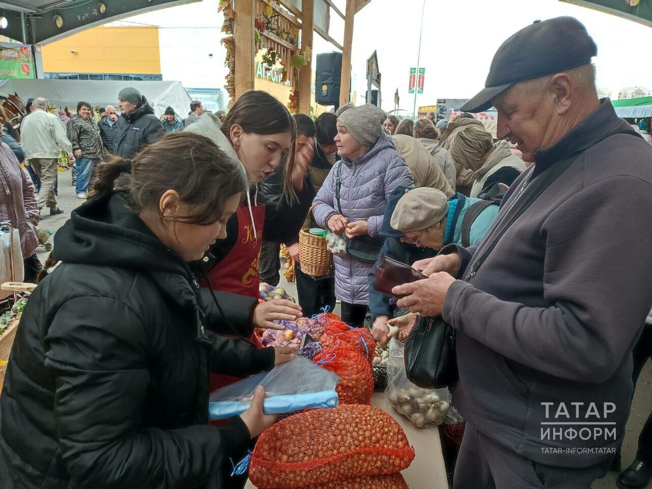 Казанда «Осталар шәһәре» ярминкәсе: Укучыларга хезмәт тәрбиясе, Актанышның колмак мендәре