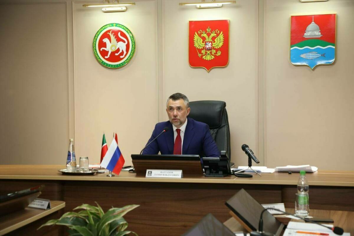 Бөгелмә мэры Дамир Фәттахов яңа кадрлар билгеләнү турында әйтте