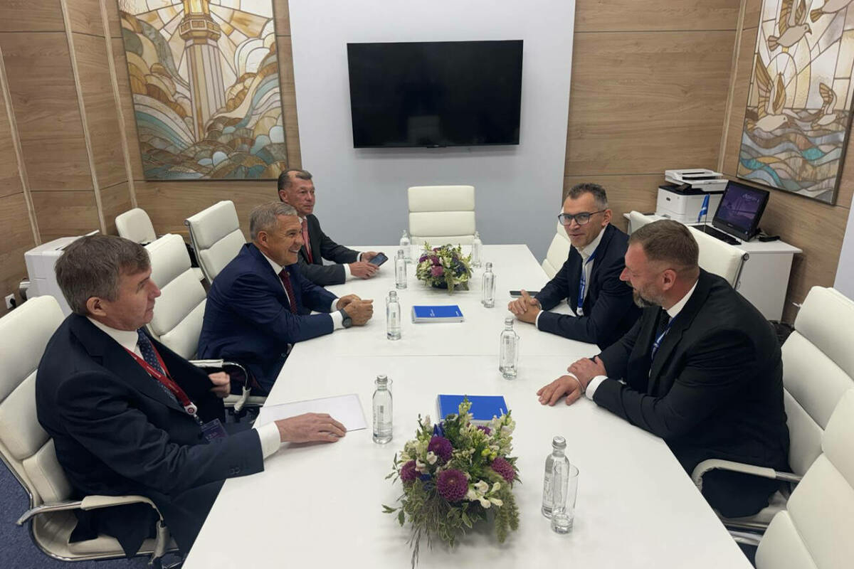 Миңнеханов Газпромбанк рәисе урынбасары белән хезмәттәшлек мәсьәләләре турында сөйләште