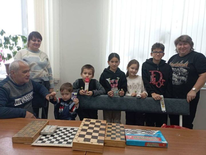 Яшел Үзән районы Күгеш авылы мәдәният йортында балалар өчен өстәл уеннары кичәсе узды