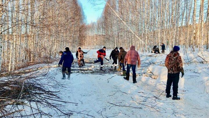 Балтач районында махсус операция катнашучыларының гаиләләренә утын белән булыштылар