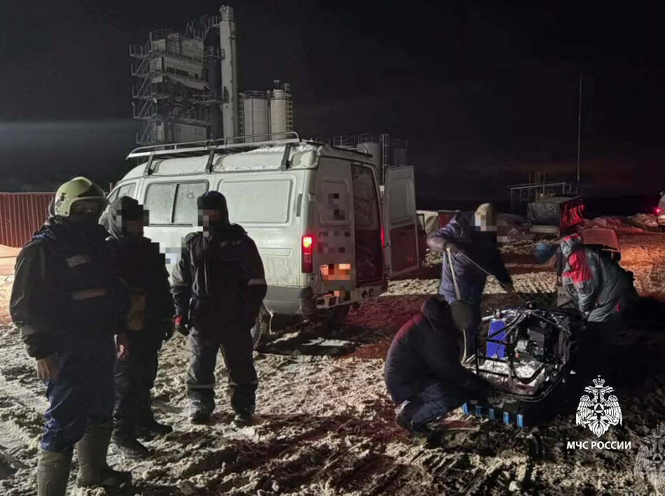 Татарстан коткаручылары басуда карда батып калган электрчылар бригадасын эзләп тапкан