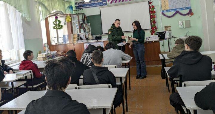 Бөгелмәдә хәрби югары уку йортлары курсантлары белән профориентацион очрашулар узды