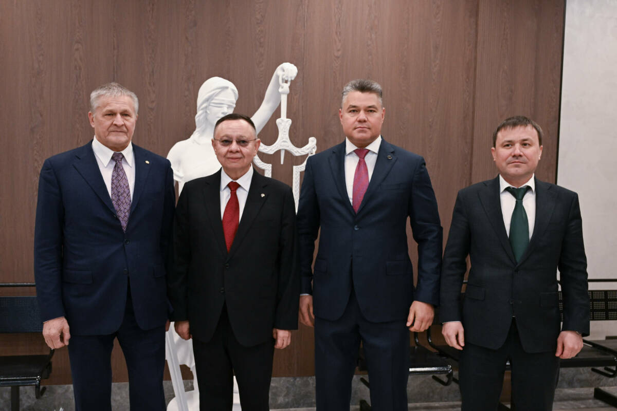 Фәйзуллин һәм Песошин Казанның Киров район судының яңа бинасын карады