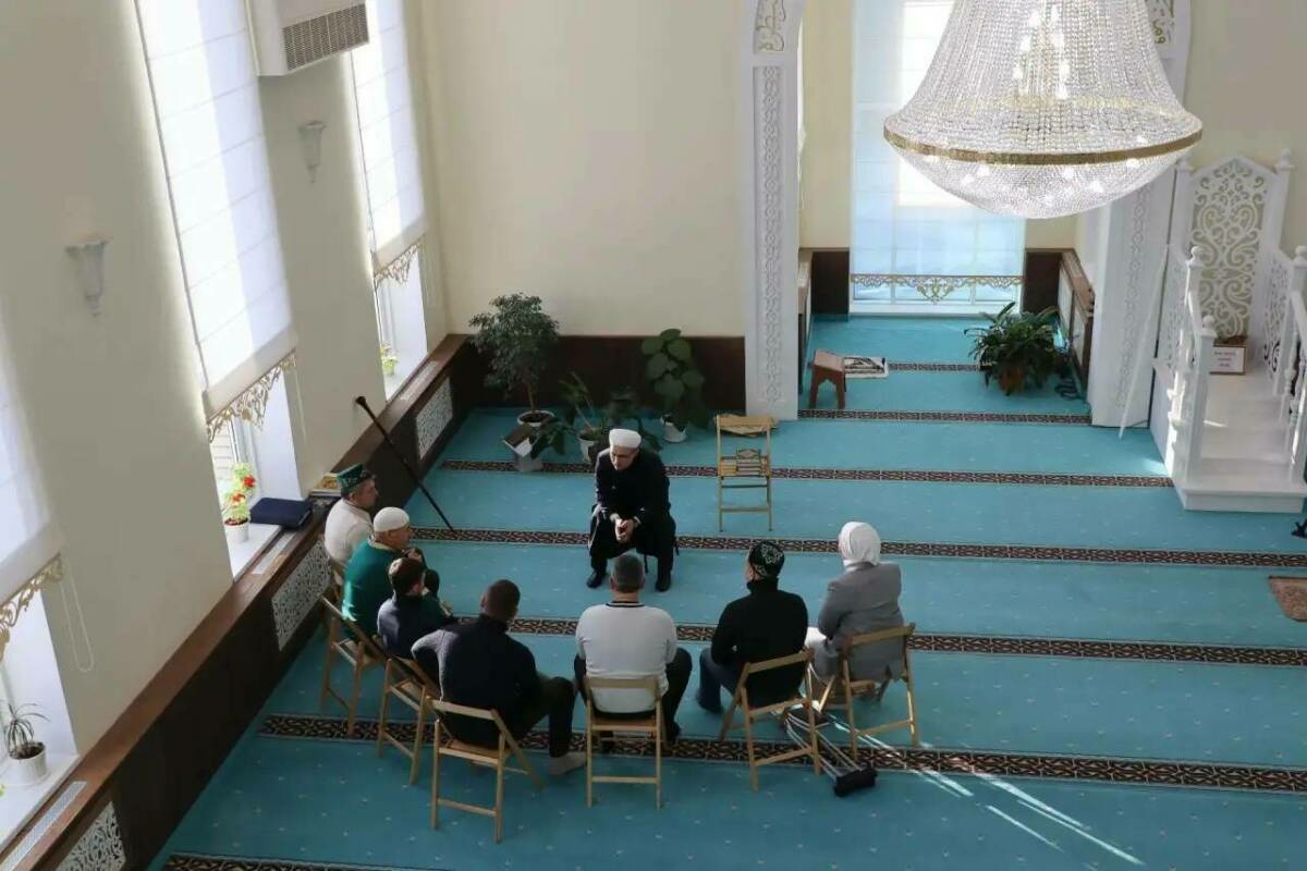 Питрәчтә махсус хәрби операция ветераннары имам белән очрашты