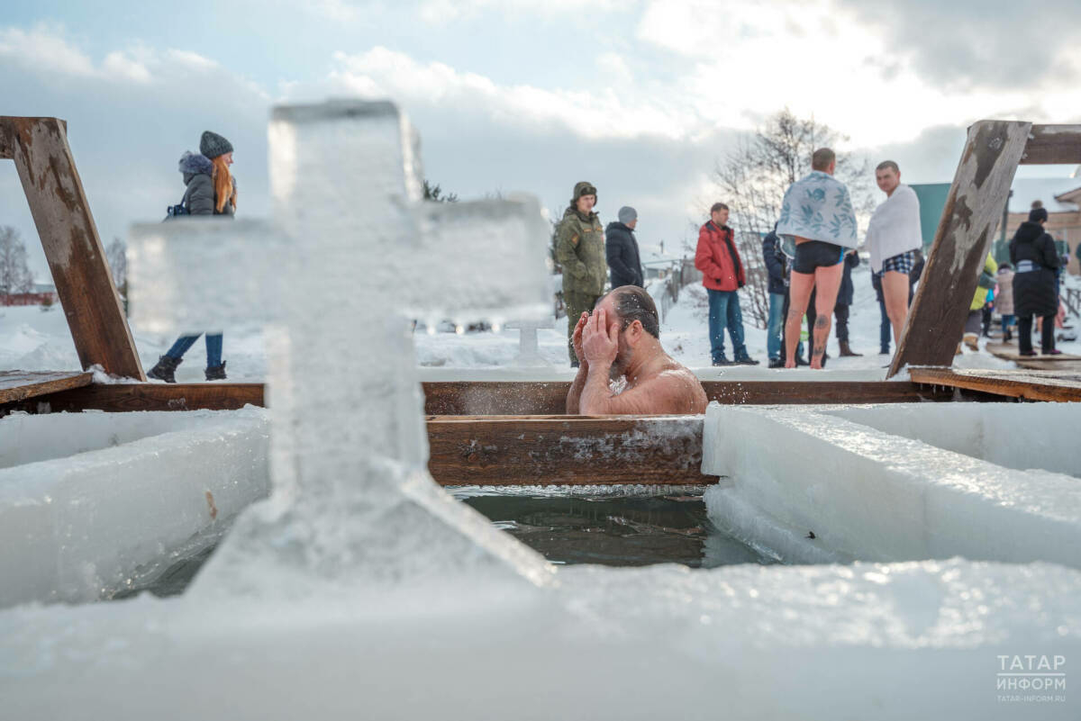 Татарстанда Крещение бәйрәмендә 42 меңнән артык кеше бәкедә коенган