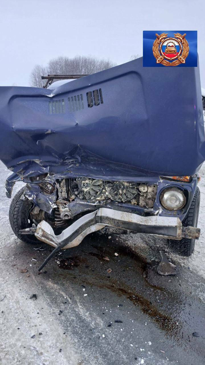 Лаеш районында Mercedes йөртүчесе «Нива» машинасына бәрелгән, 60 яшьлек ир-ат имгәнгән