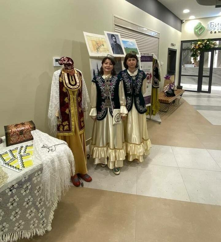 Төмән өлкәсенең Ямбай авылында милли күргәзмә оештырылган