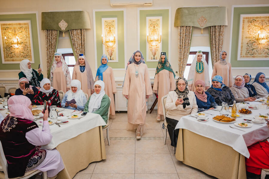 Чистайда Бөтендөнья хиҗаб көнен билгеләп үтәчәкләр