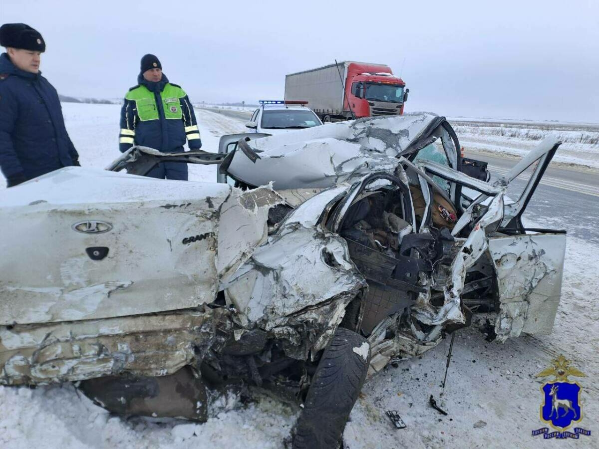Казан – Буа – Ульяновск юлындагы авариядә җиңел автомобильнең ике пассажиры һәлак булган