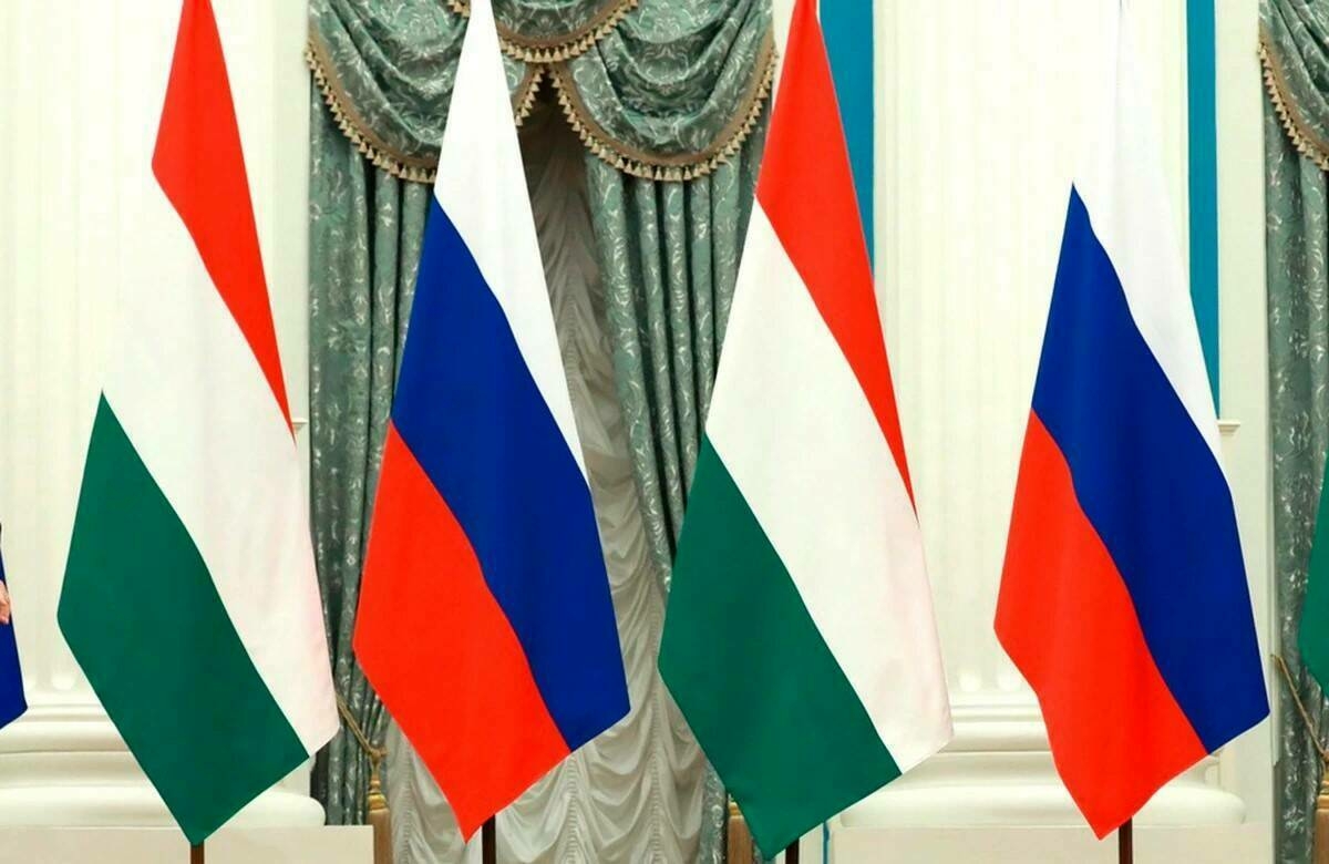 Венгриянең Казандагы Генераль консуллыгы хезмәткәрләренә илдән китәргә кушканнар