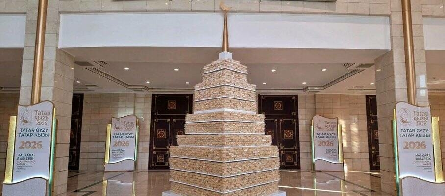 Төрекмәнстанда «Татар кызы» финалы өчен чәкчәктән 300 килолы Сөембикә манарасы ясаганнар