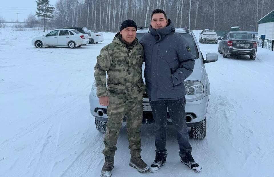 Актаныш районында эшмәкәр махсус операция хәрбиенә машина бүләк иткән