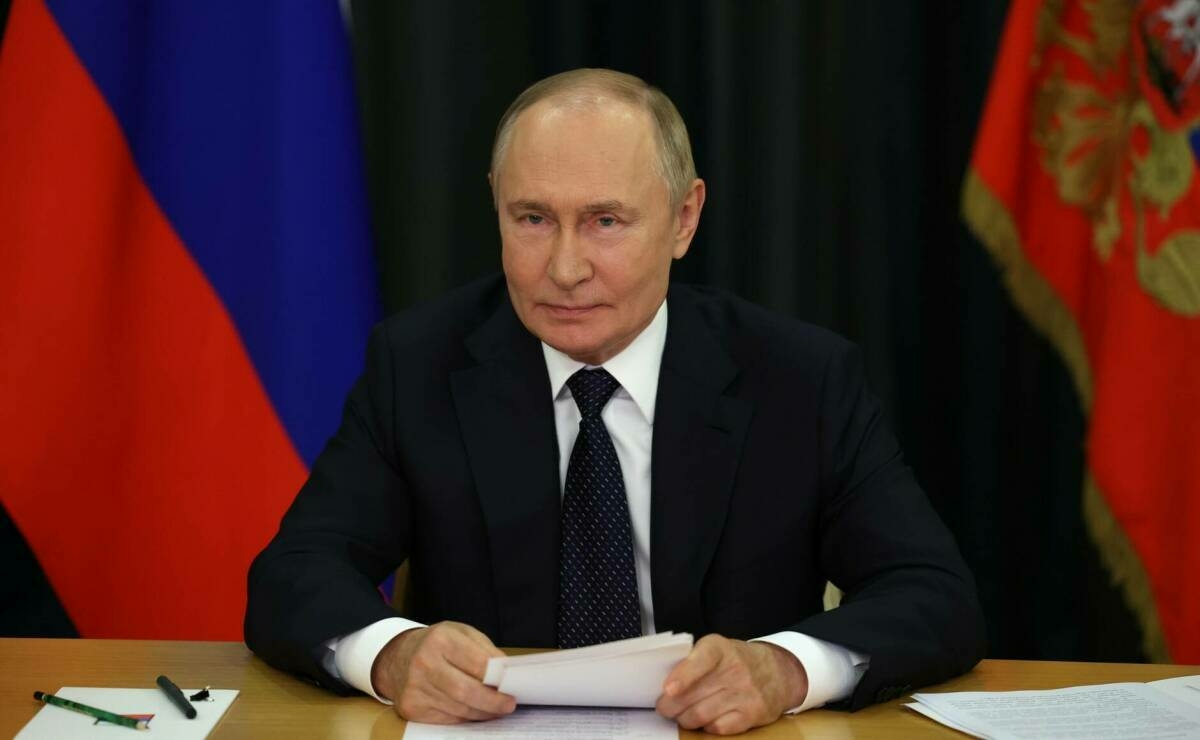 Путин КФУ галимен һәм Татарстанда «Юнармия» штабы башлыгын бүләкләр белән билгеләп үтте