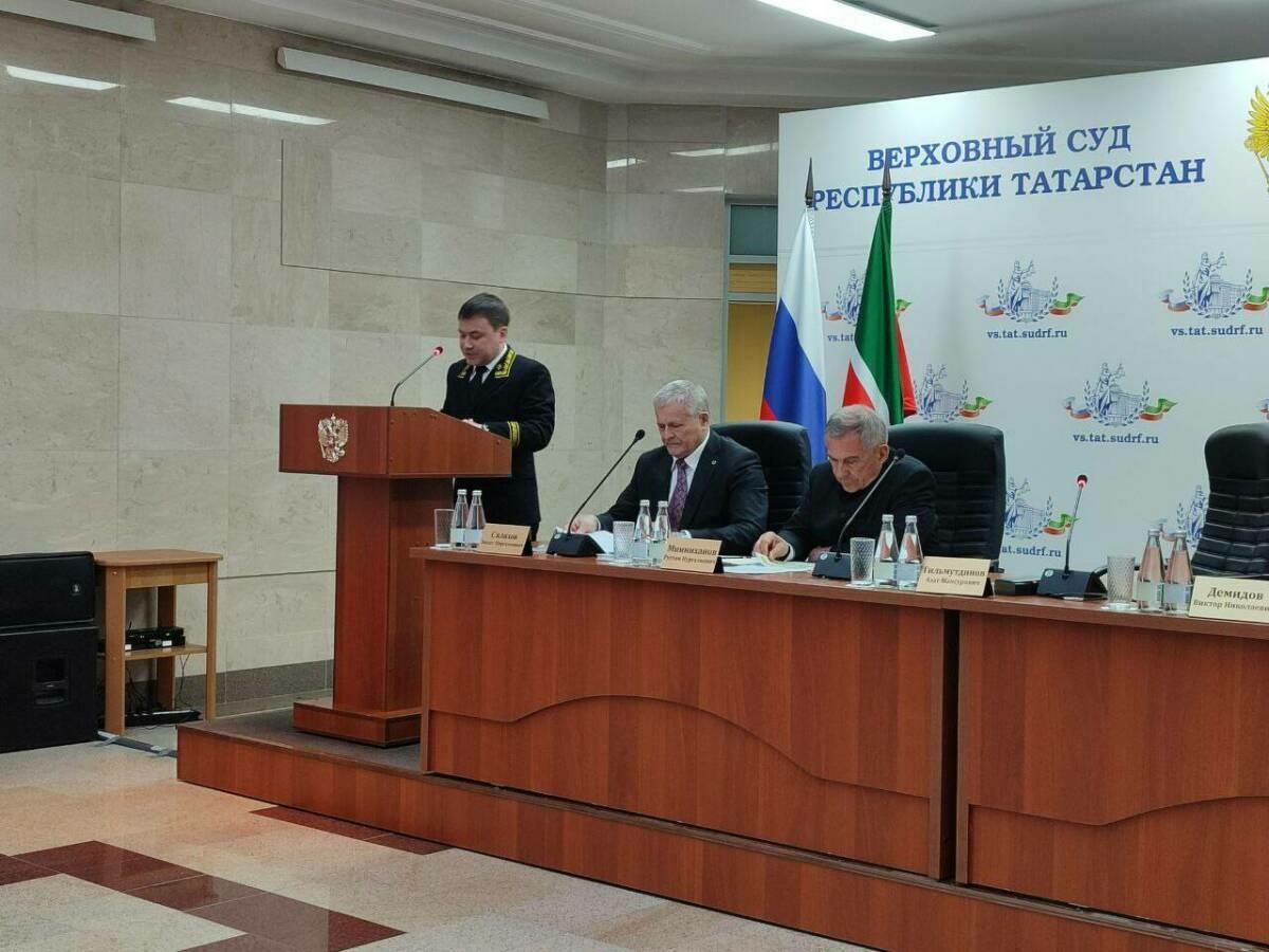 Миңнеханов: Кибермошенниклыкка бәйле эшләр аркасында судларның йөкләнеше артты