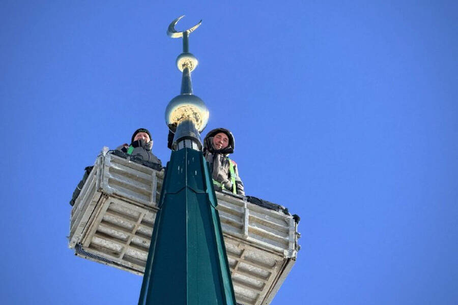 Биектау районы Айбаш авылындагы тарихи мәчет манарасына ярымай куелды