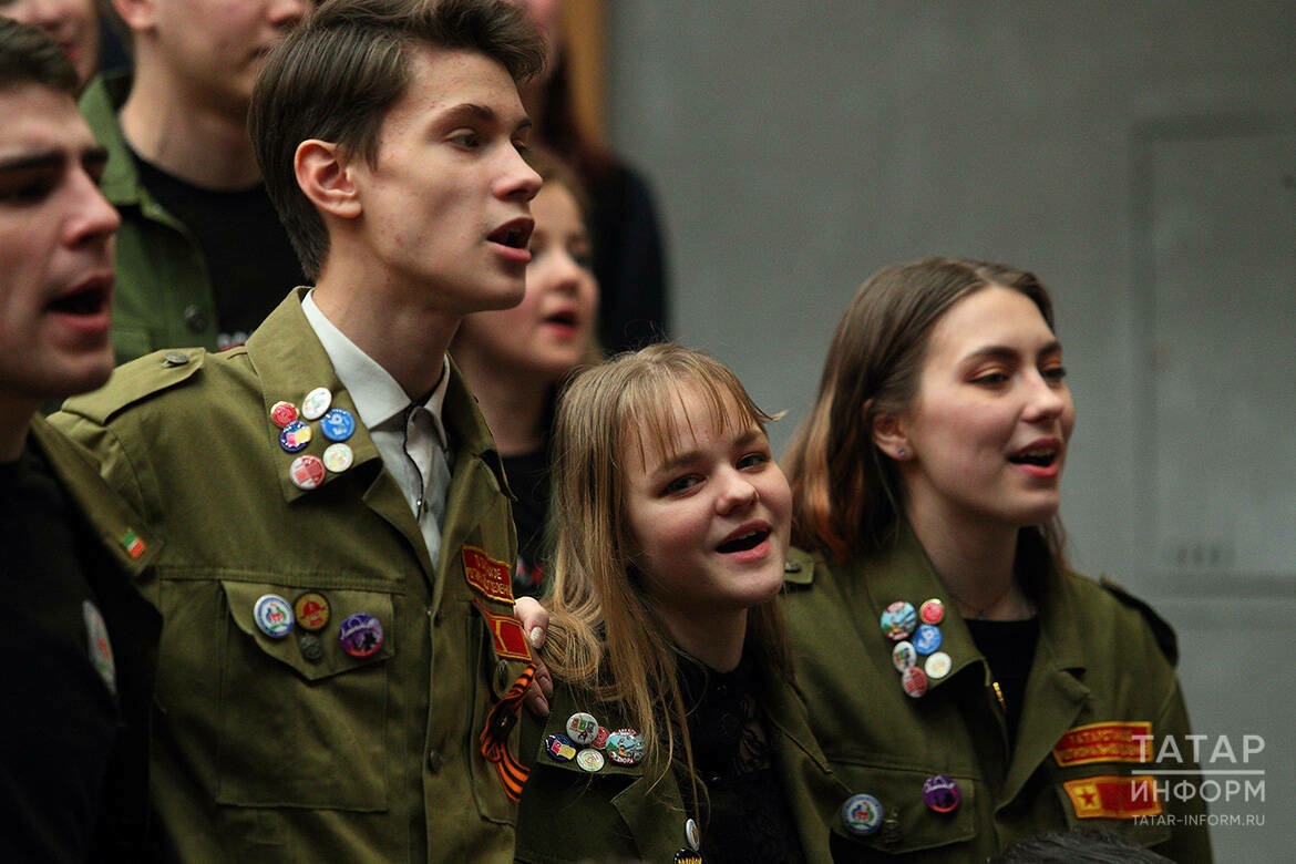 Чирәм җирдән алып Камчаткага кадәр: Татарстан студент отрядлары кайда һәм ничек акча эшли