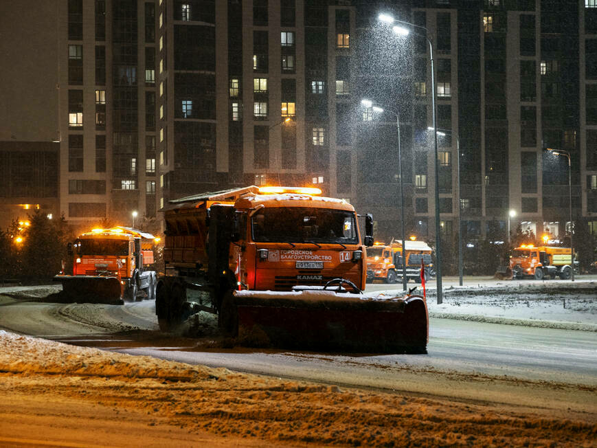 Казанда төнлә муниципаль парковкаларны кардан чистартачаклар