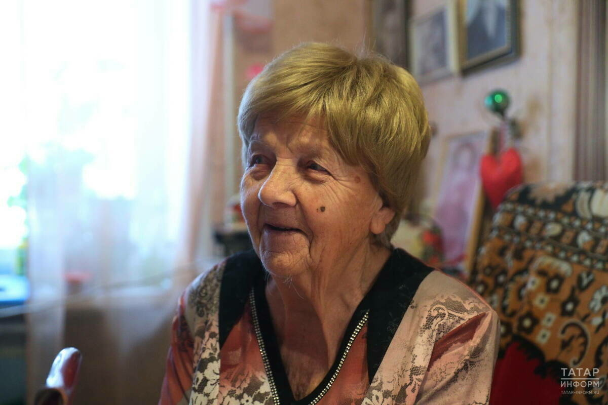 Тыл хезмәтчәне тарихы: Зәңгәрсу булып җитен басуы чәчәк атканда авыл үксеп елады