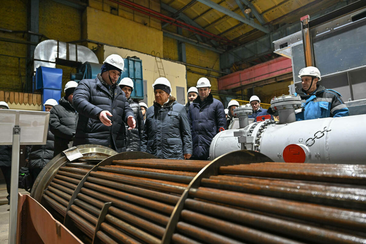 Рөстәм Миңнехановка Бөгелмәдә заводны модернизацияләү программасын күрсәттеләр