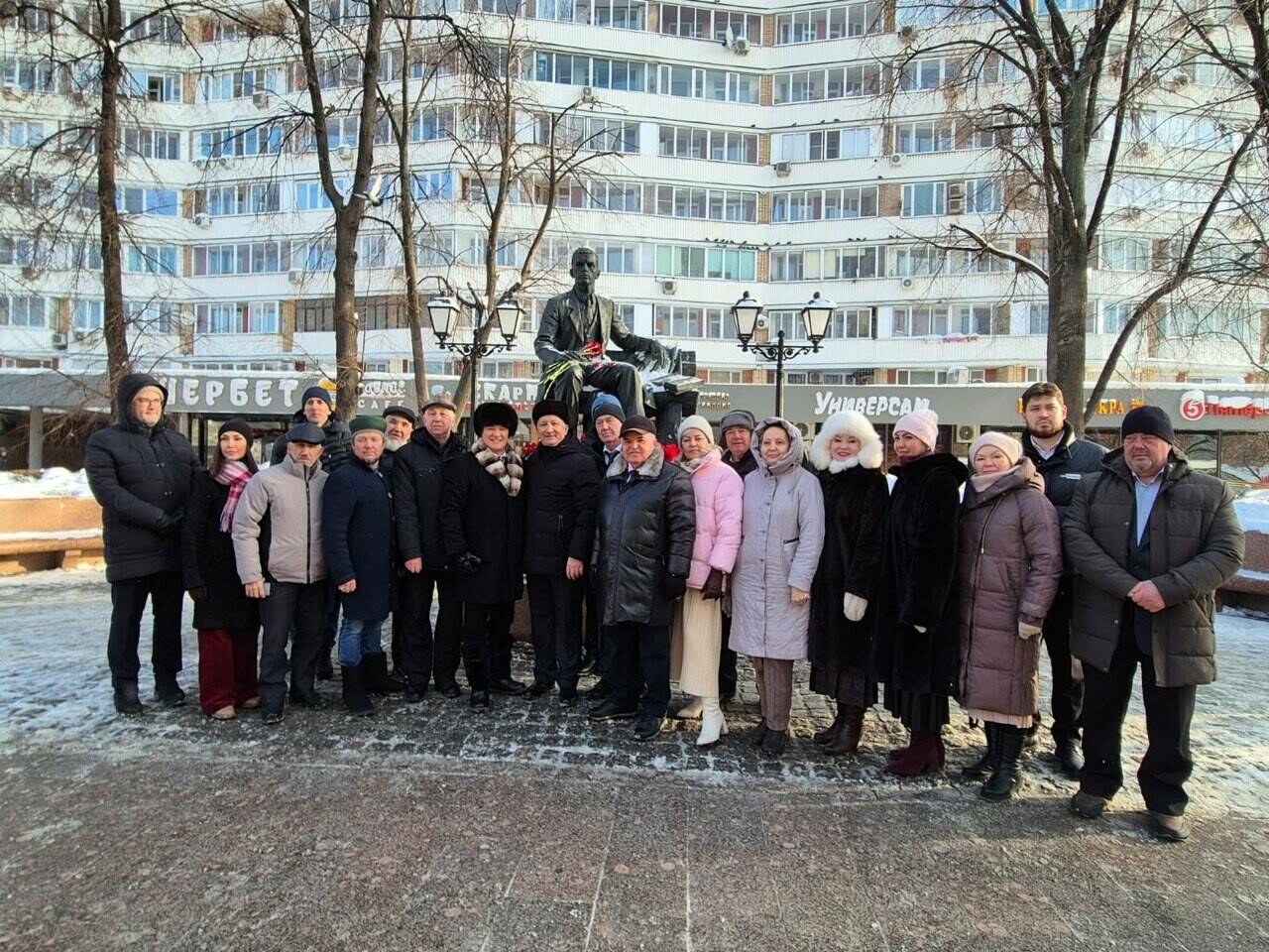 Мәскәүдә татар оешмалары җитәкчеләре Тукай һәйкәленә чәчәкләр салды