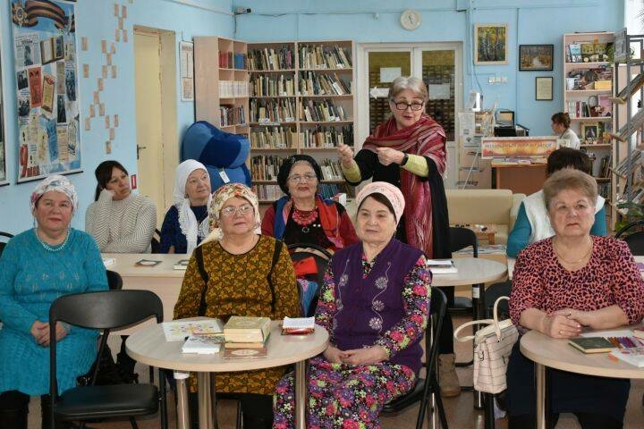 Бөгелмәнең «Илһам чишмәләре» клубы әгъзалары халык язучысы Гомәр Бәшировны искә алды