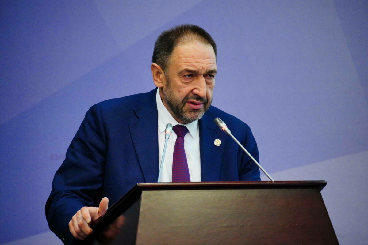 Татарстан Премьер-министры Алексей Песошин галимнәрне Россия фәне көне белән котлады