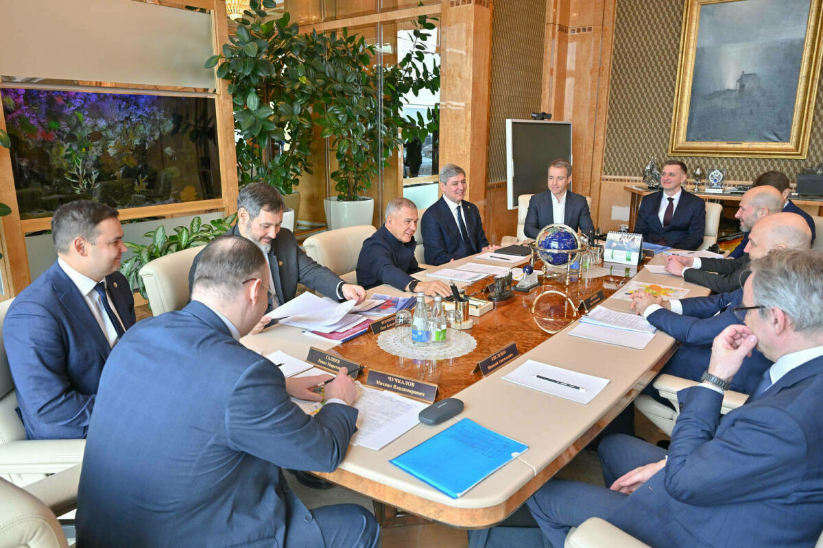 Миңнеханов «Газпром»ның үсеш департаменты башлыгы белән инвестпроектлар турында сөйләште