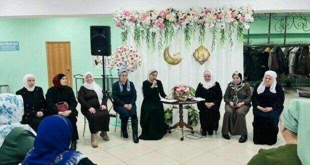 Пенза өлкәсе Югары Әләзән авылында хатын-кызлар ифтары узды