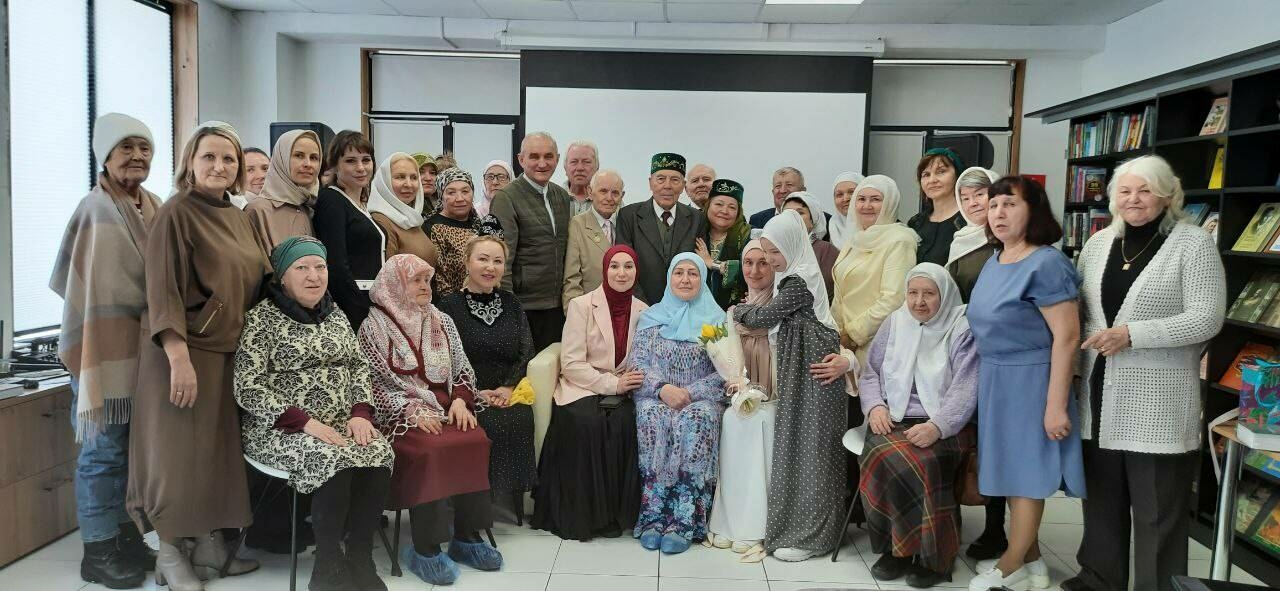 Ульяновскида берничә китап авторы Динә Сафинаның иҗат кичәсе узган