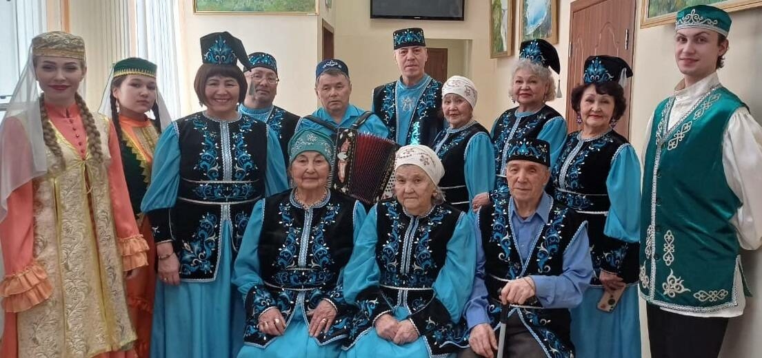 Тубылда «Яшьлеккә сәяхәт» ансамбленең 20 еллыгына багышланган юбилей кичәсе узды