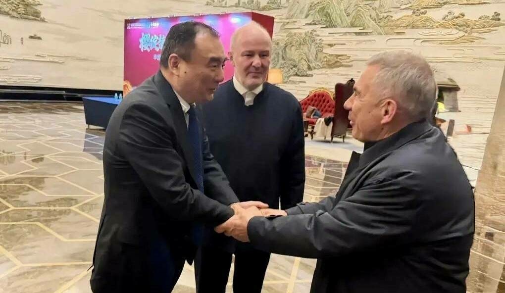 Миңнеханов Уханда CNCEC һәм Wuhuan компgineering компанияләре җитәкчелеге белән очрашты