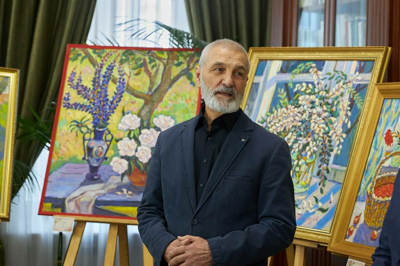 Петербургта халык рәссамы Рәшит Гыйләҗевның хатын-кызларга багышланган күргәзмәсе ачылды