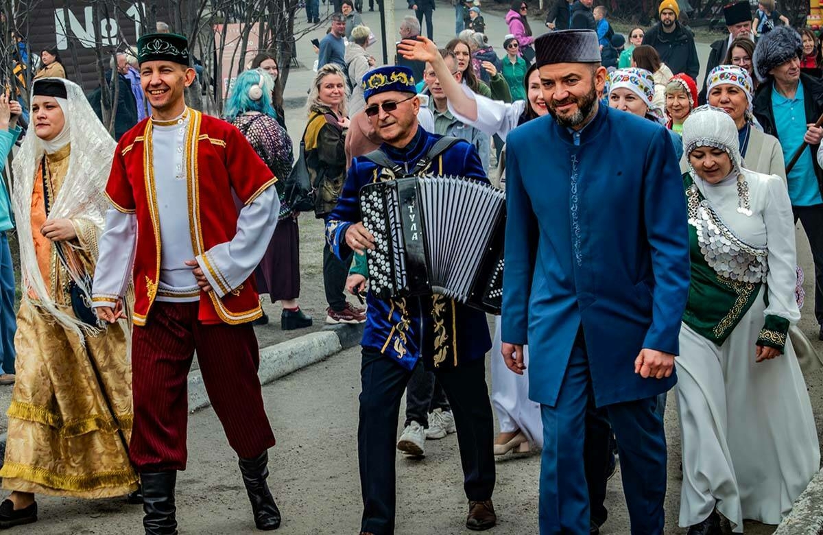 Поляр төндә ураза, хәләл болан ите һәм Төньяк Сабан туе: Мурманск татарлары ничек яши?