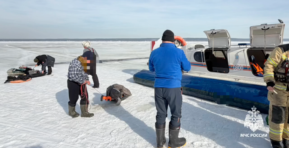 Югары Ослан районында Иделдәге боздан чыга алмаган балыкчыларны коткарганнар