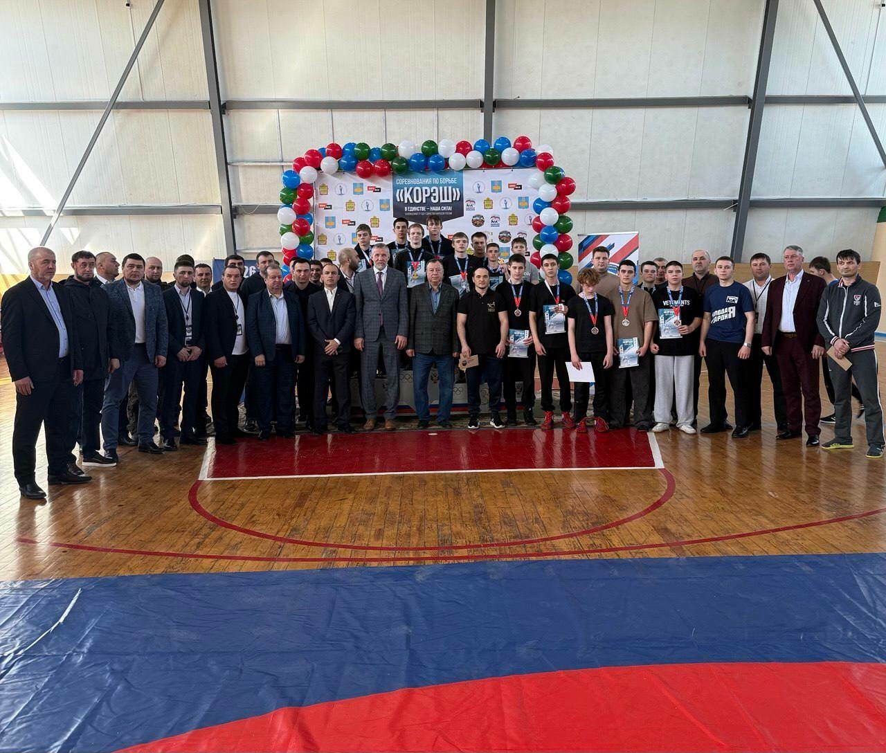 Пенза өлкәсенең Урта Әләзән авылында көрәш буенча төбәкара ярышлар узды