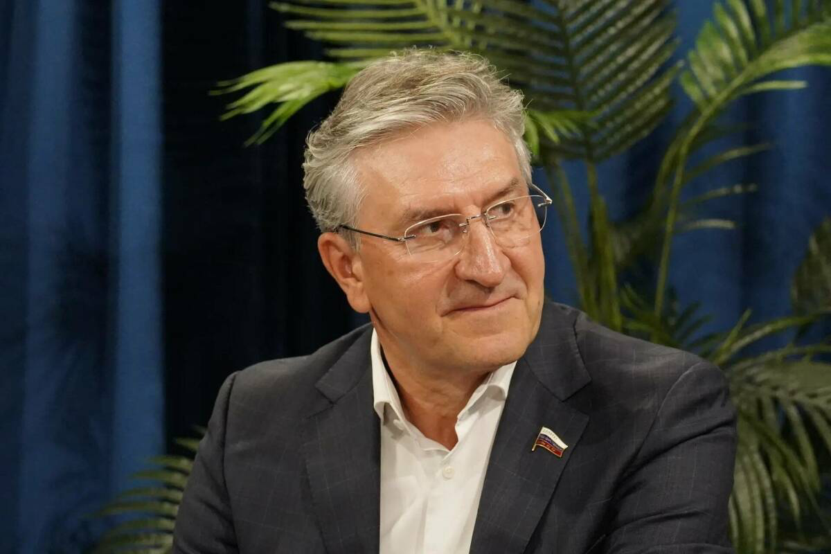 Айрат Фәрраховны Казан медицина университеты коллективына тәкъдим иттеләр