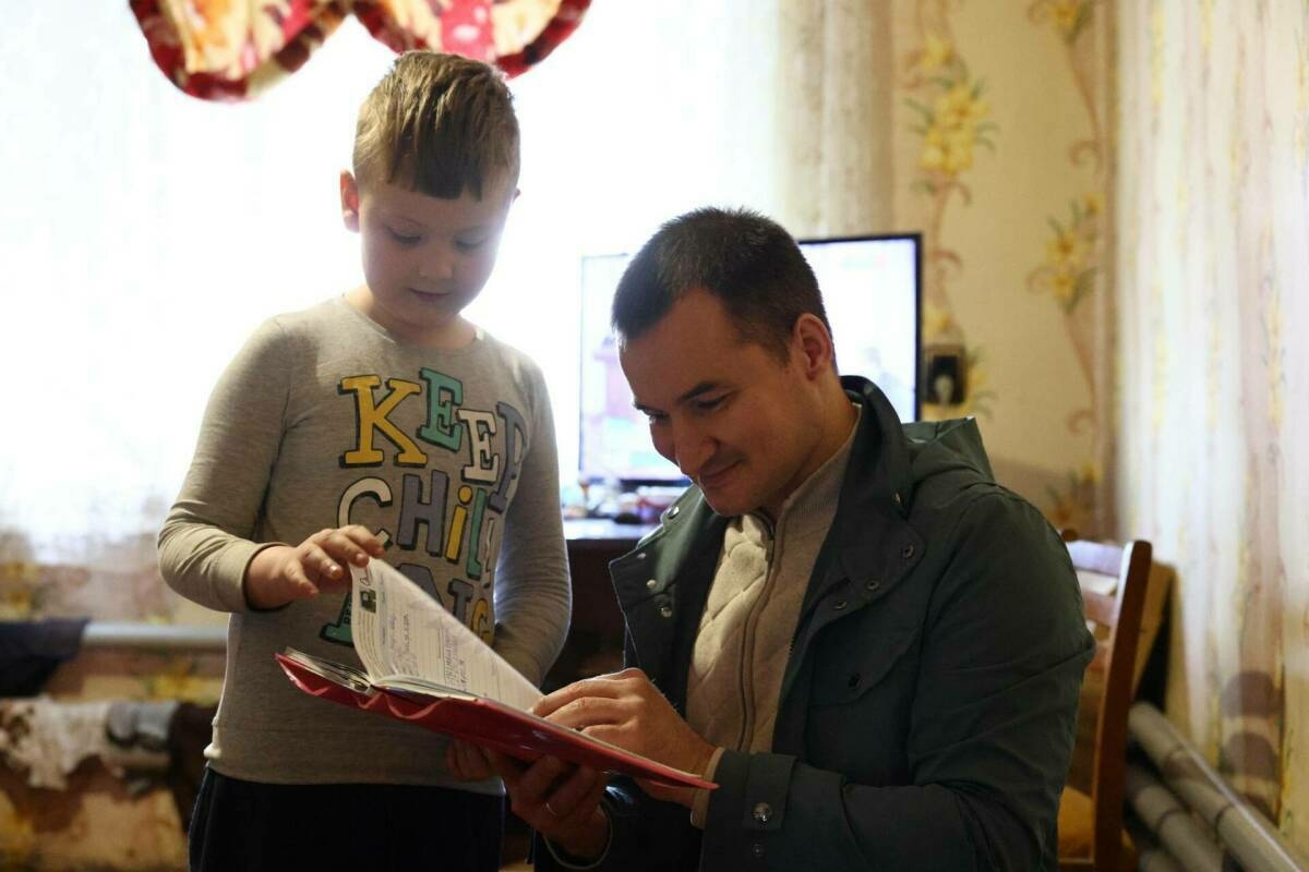 Татарстан Лисичанскиның күп балалы гаиләләренә адреслы ярдәм күрсәтте