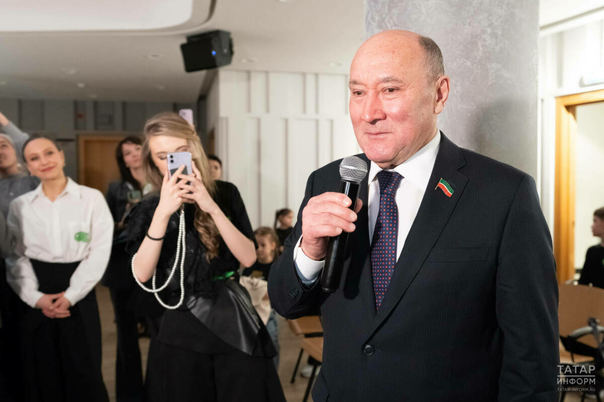 Марат Әхмәтов төбәк парламентлары башлыклары арасындагы медиарейтингта икенче булды